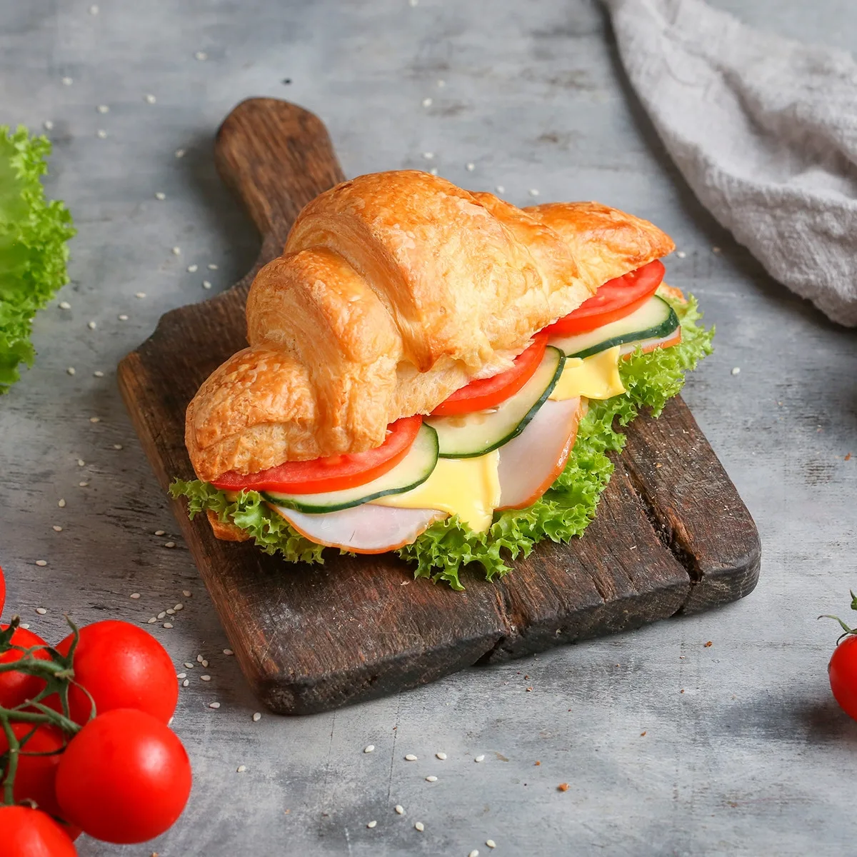 Կրուասան խոզապուխտով