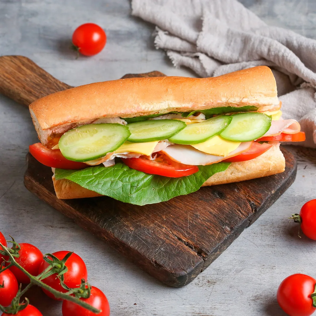 Սենդվիչ խոզապուխտով բագետով