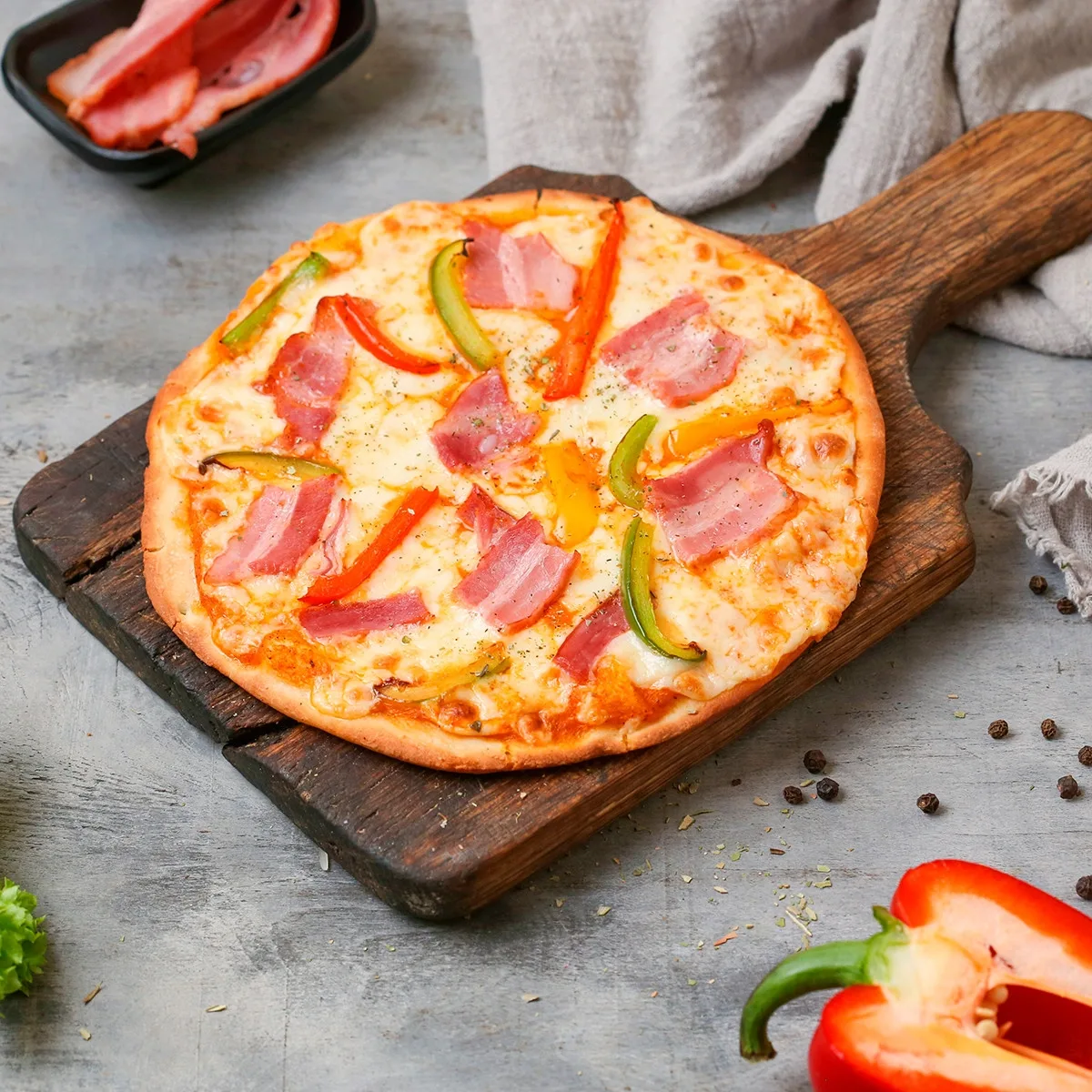 Պիցցա Մինի բեկոնով