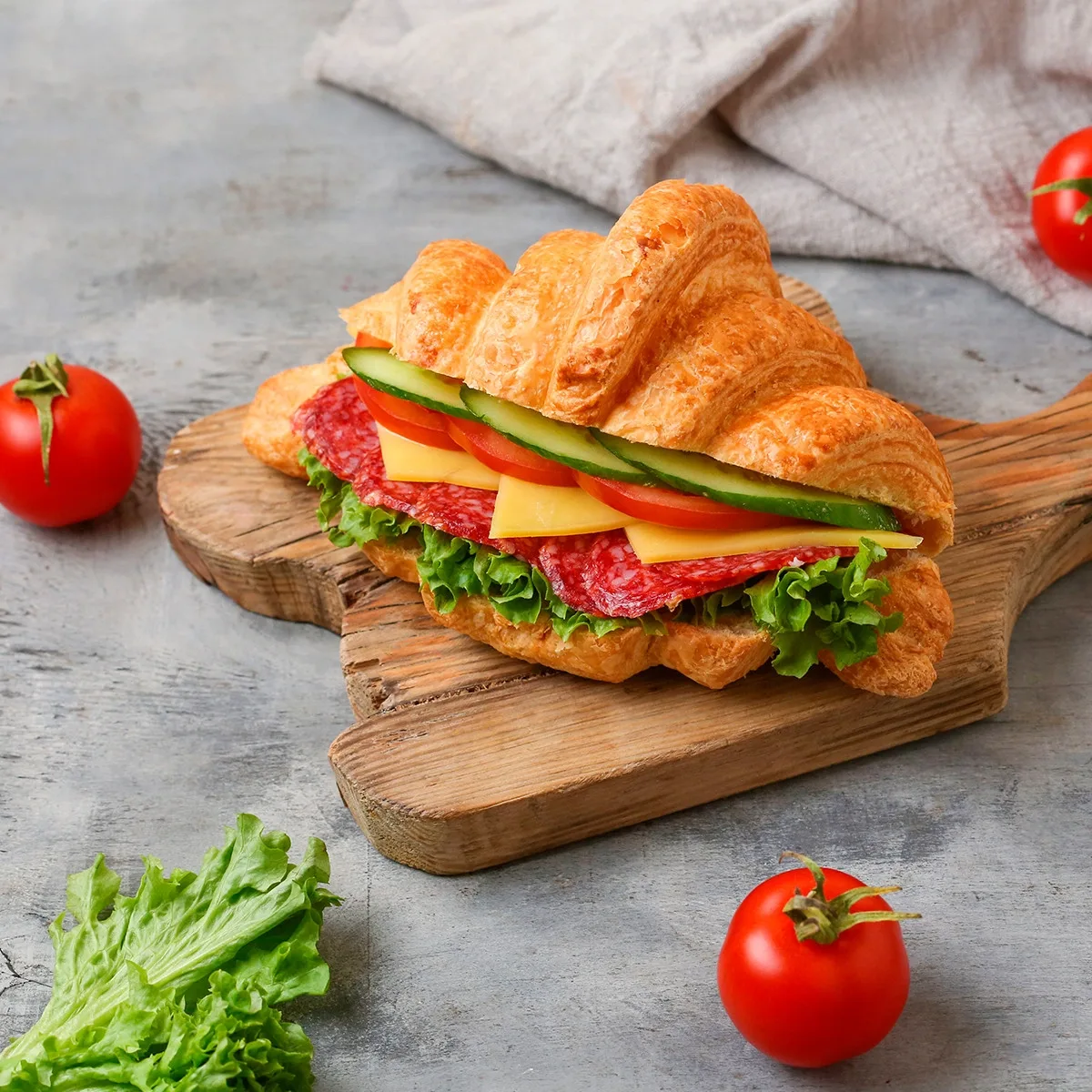 Կրուասան պիկանտ երշիկով