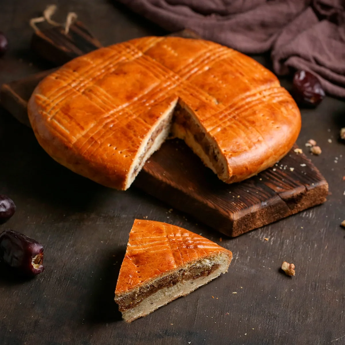 Գաթա խուրմայով, ընկույզով