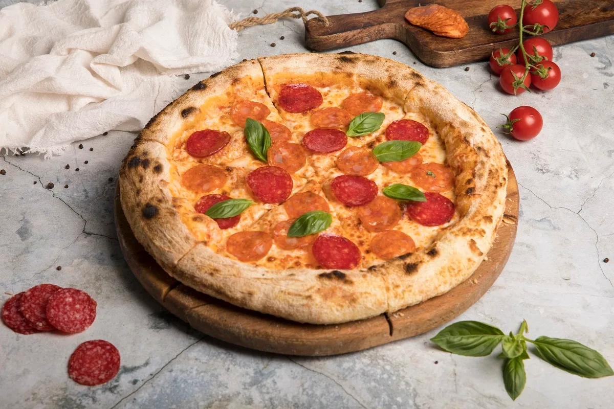 Նեապոլիտանական պիցցա չորիզո, սալյամի