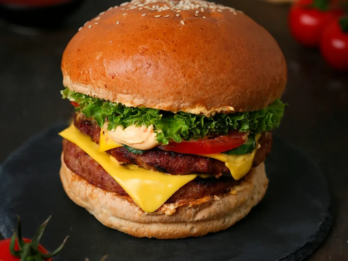 Բուրգեր Չիզբուրգեր Դաբլ հավի մսով