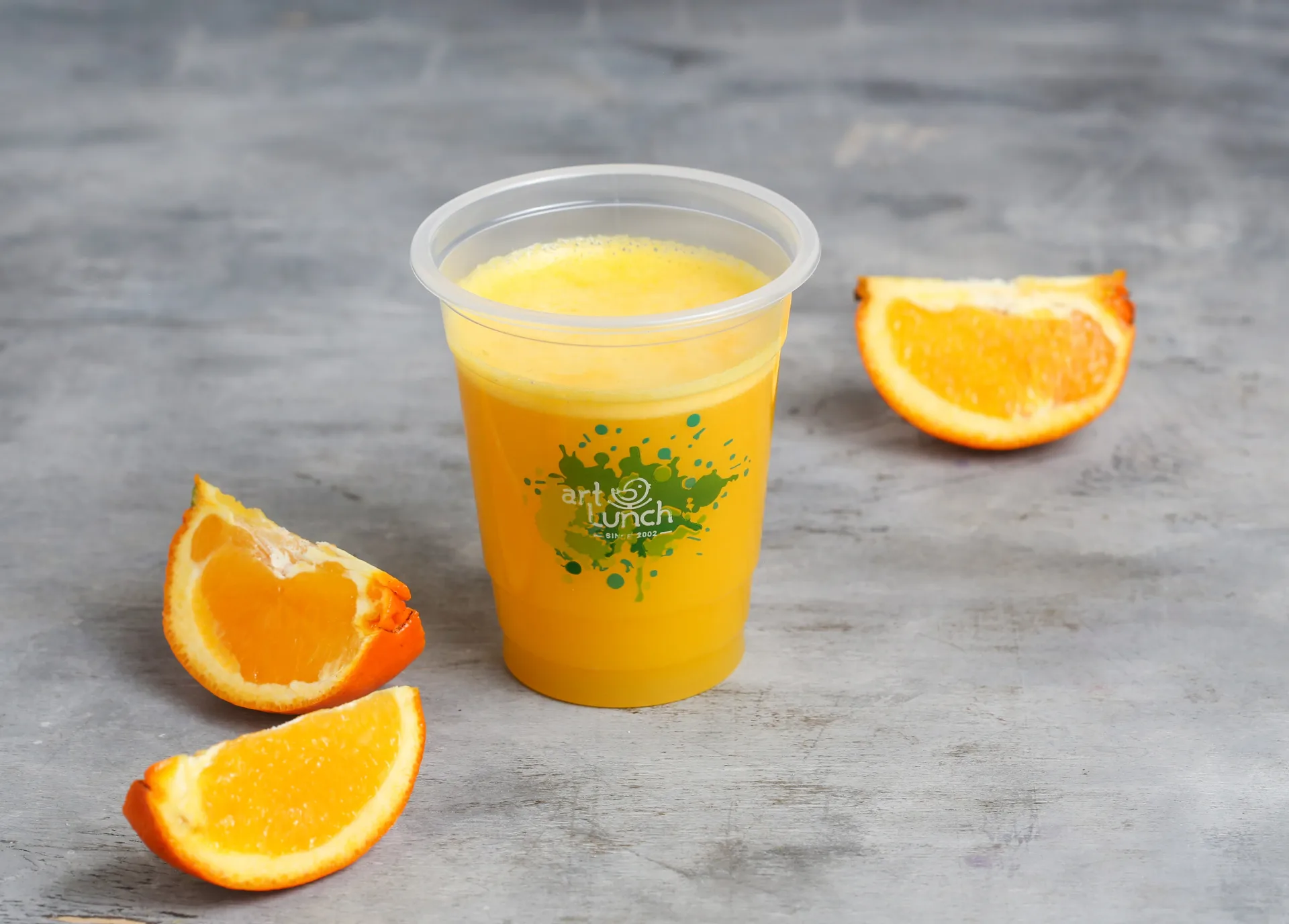 Թարմ քամած նարնջի հյութ