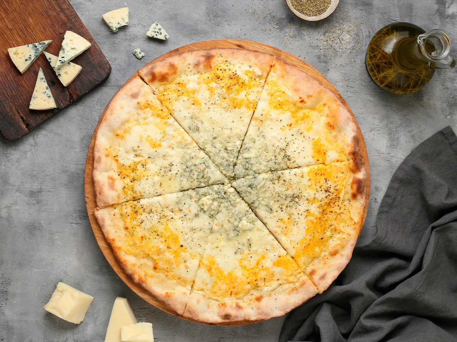 Պիցցա 4 պանիր (ամբողջական)