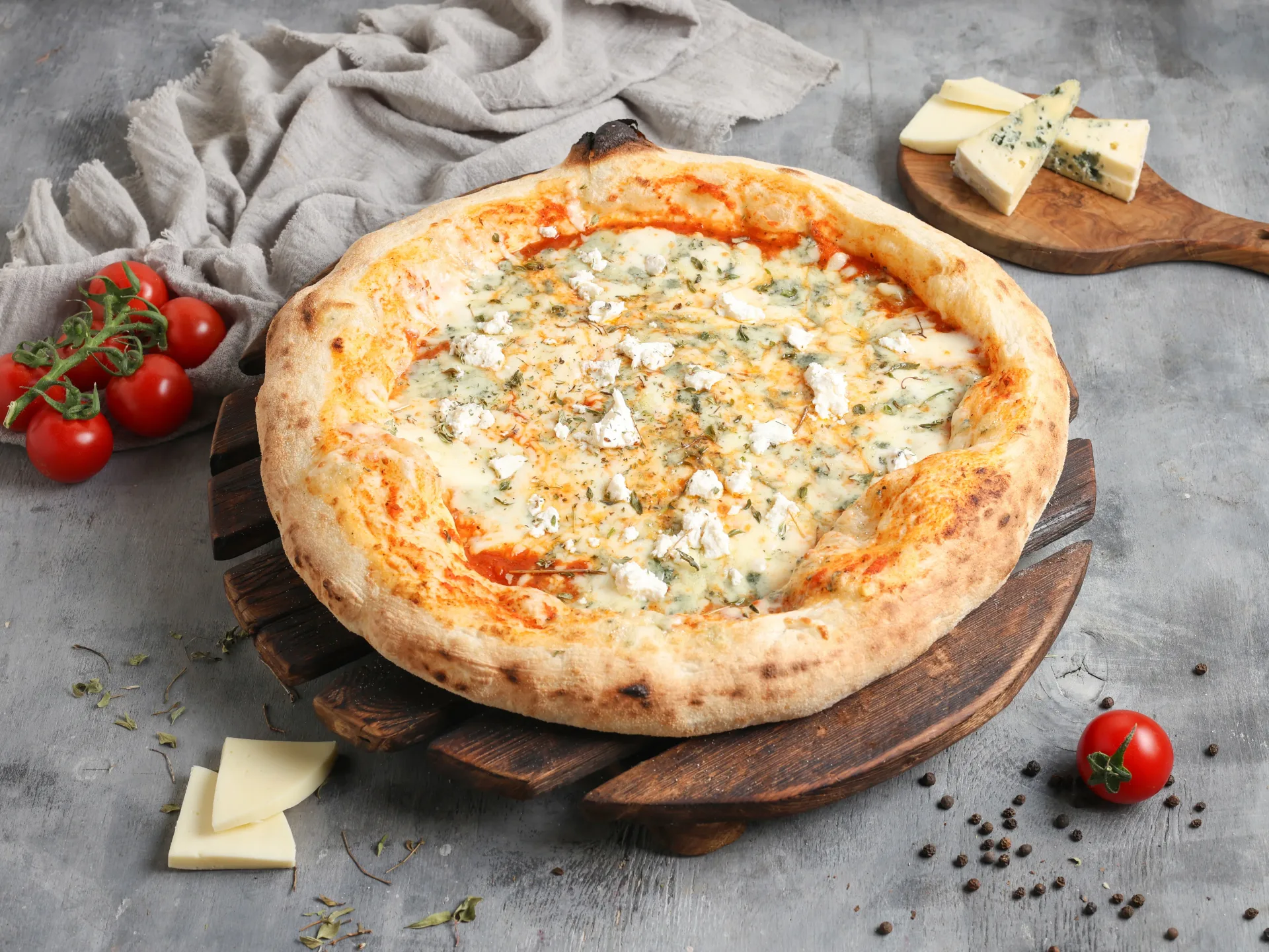 Պիցցա Նեապոլիտանական 4 պանրով