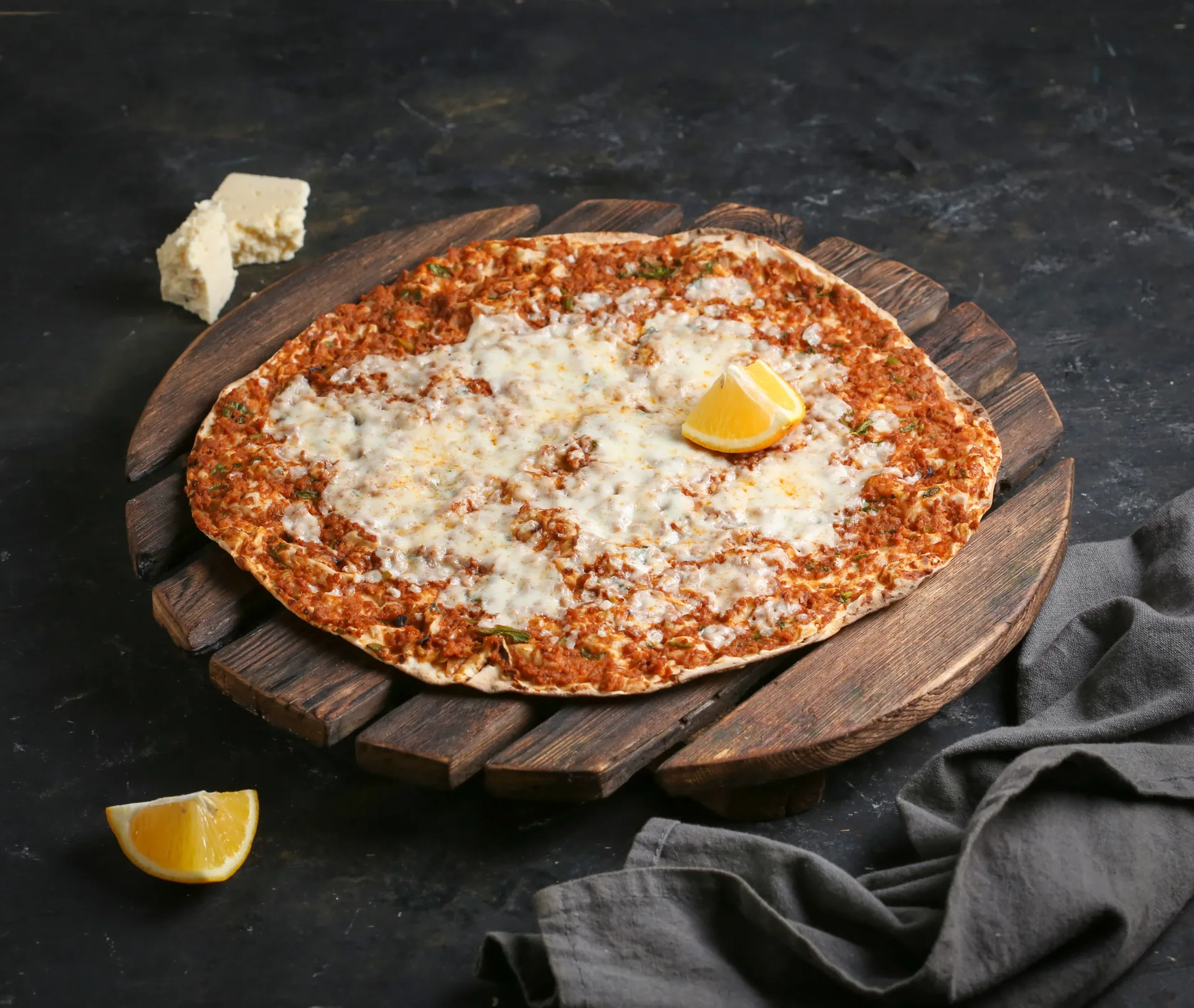 Լահմաջո մեծ պանրով