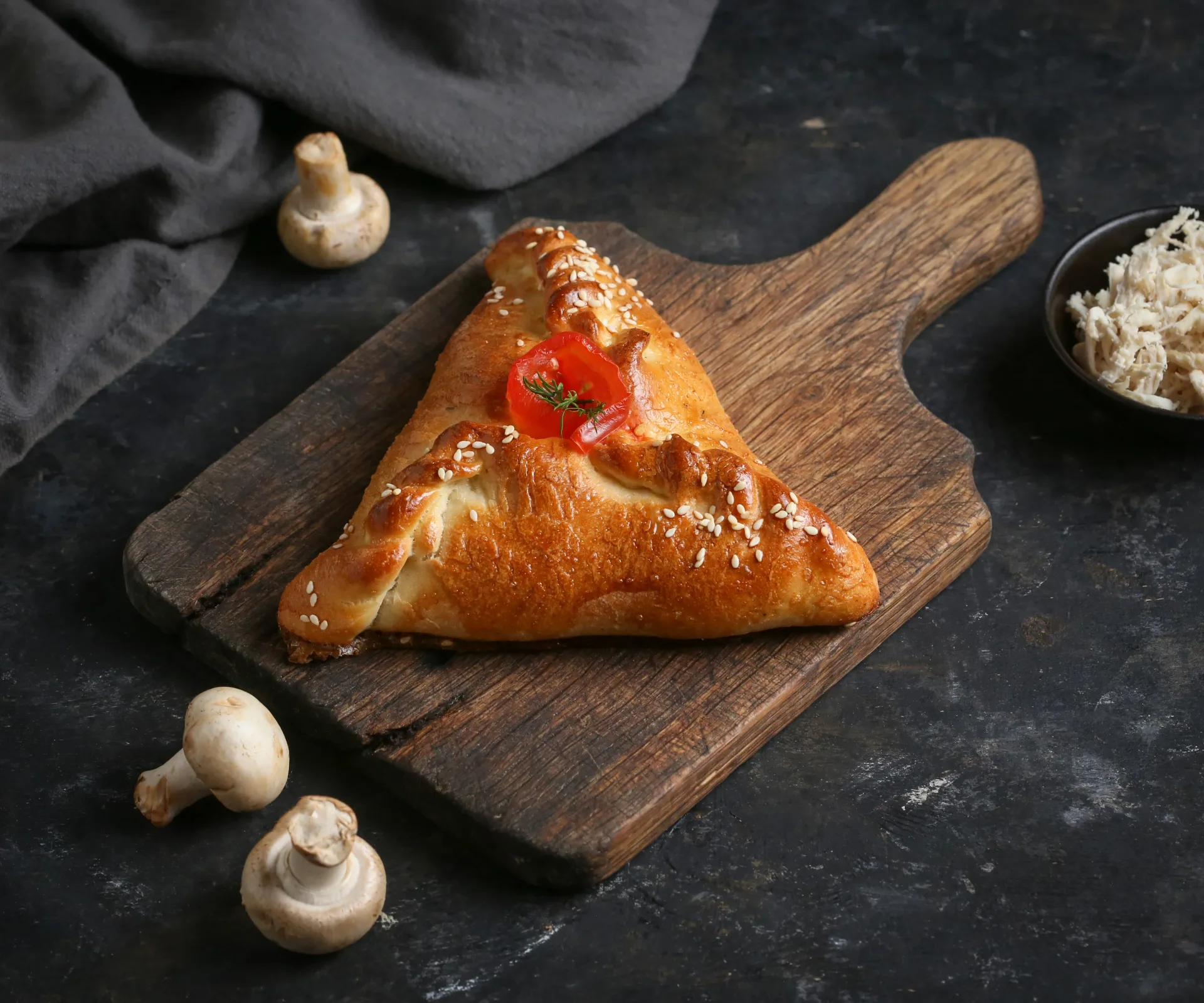 Կարկանդակ հավի մսով, սնկով