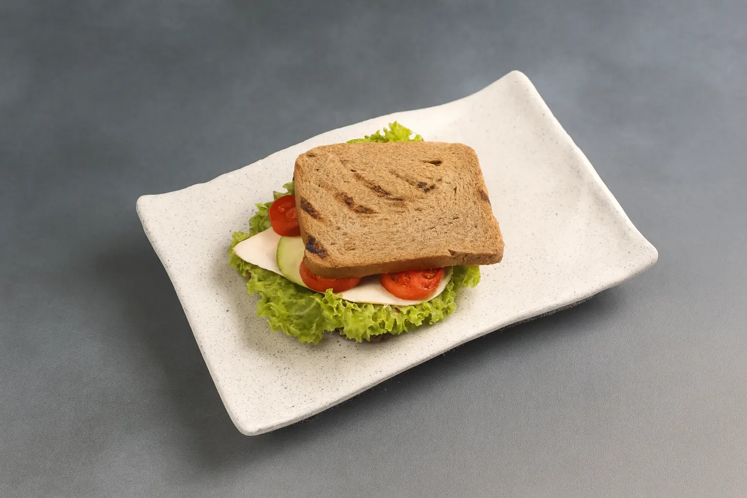 Տոստ հավի կրծքամսով