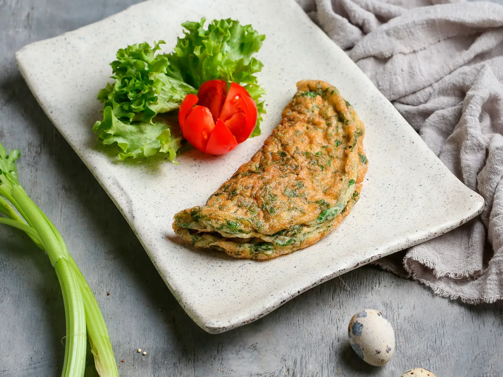 Омлет с сельдереем