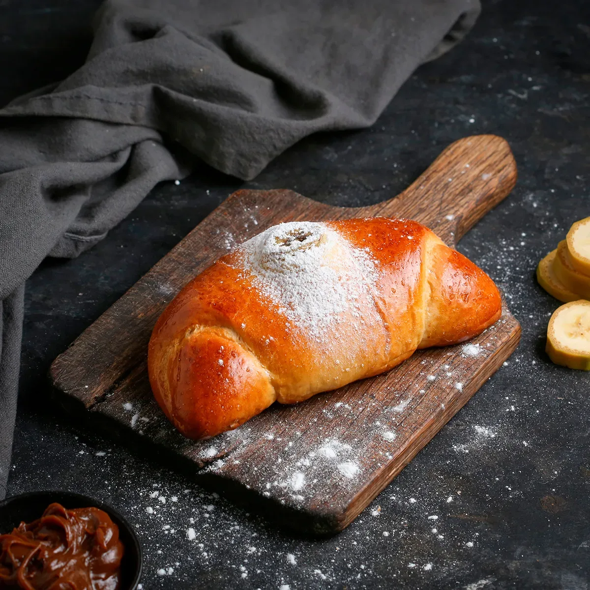 Բուլկի եփած խտացրած կաթով և բանանով