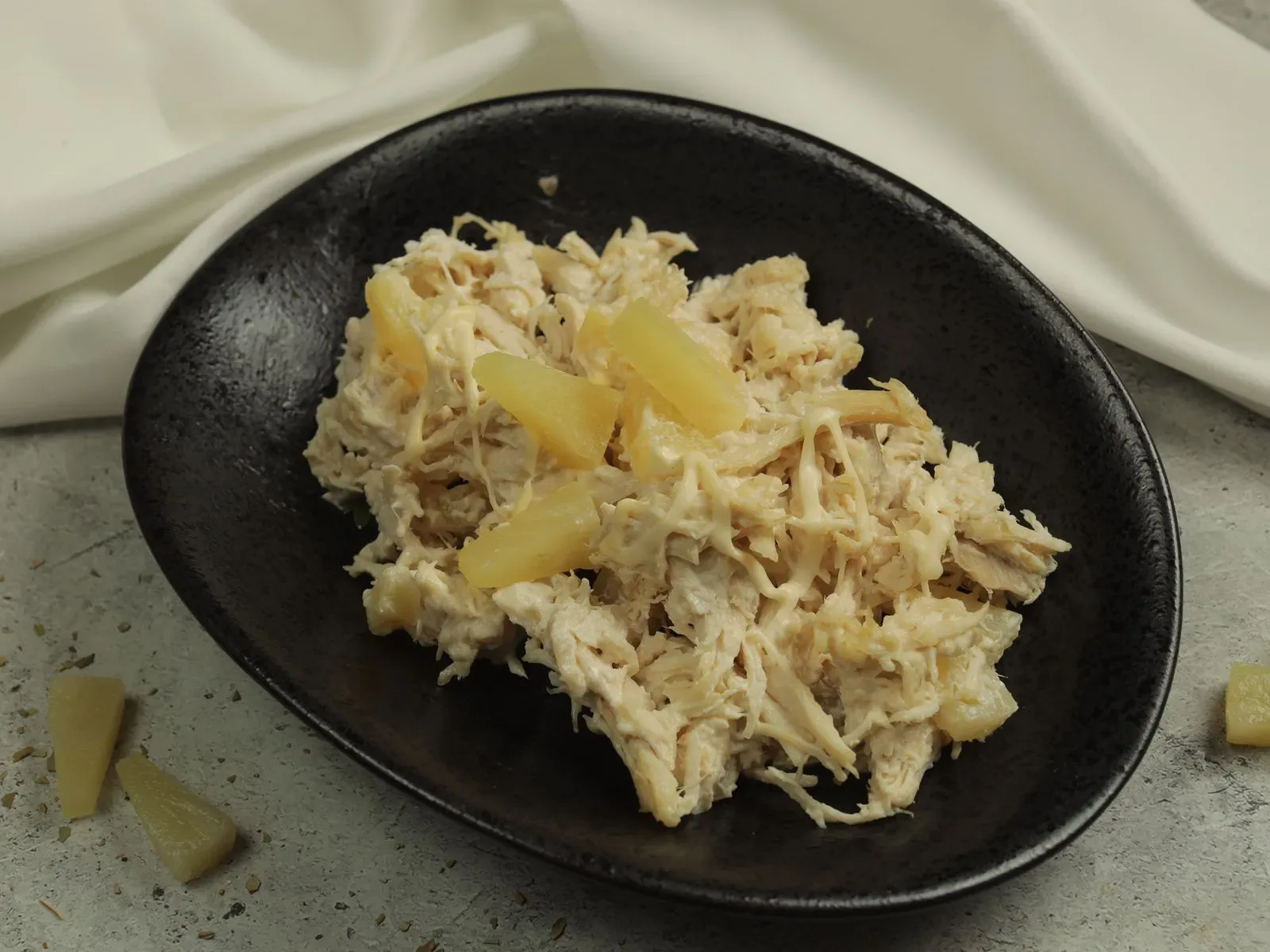 Աղցան հավի մսով, անանասով