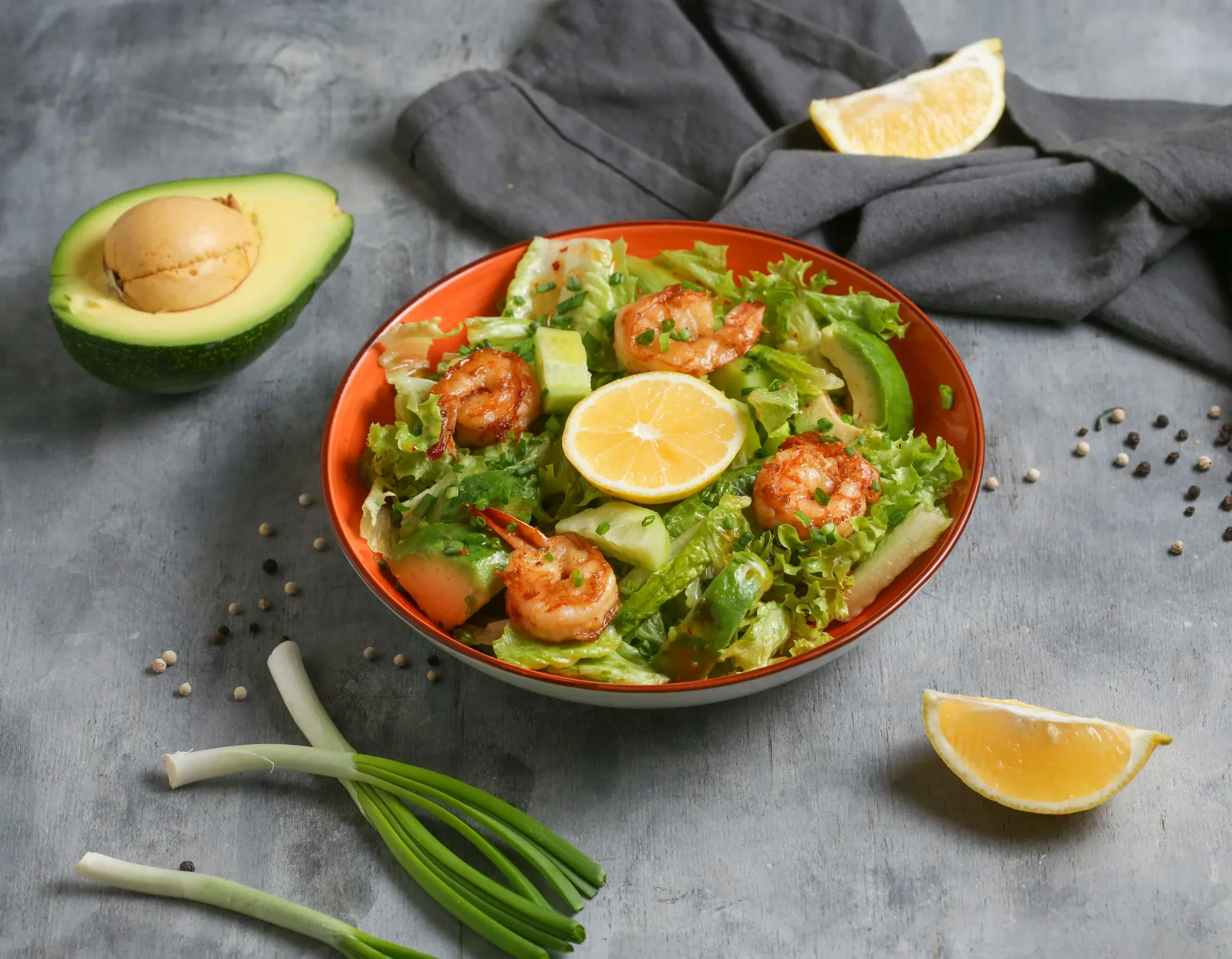 Աղցան ծովախեցգետնով և ավոկադոյով