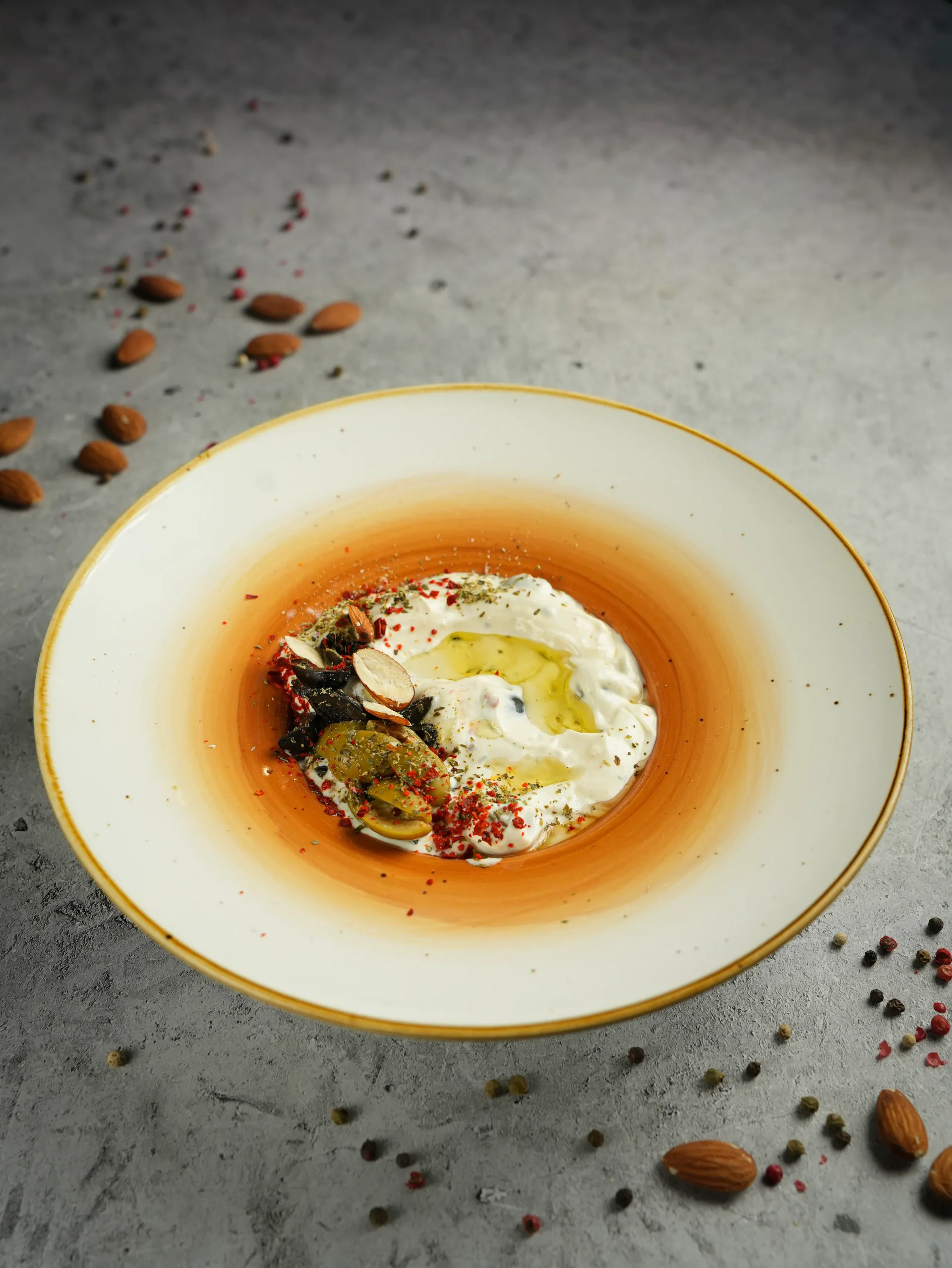 Աղցան քամած մածունով