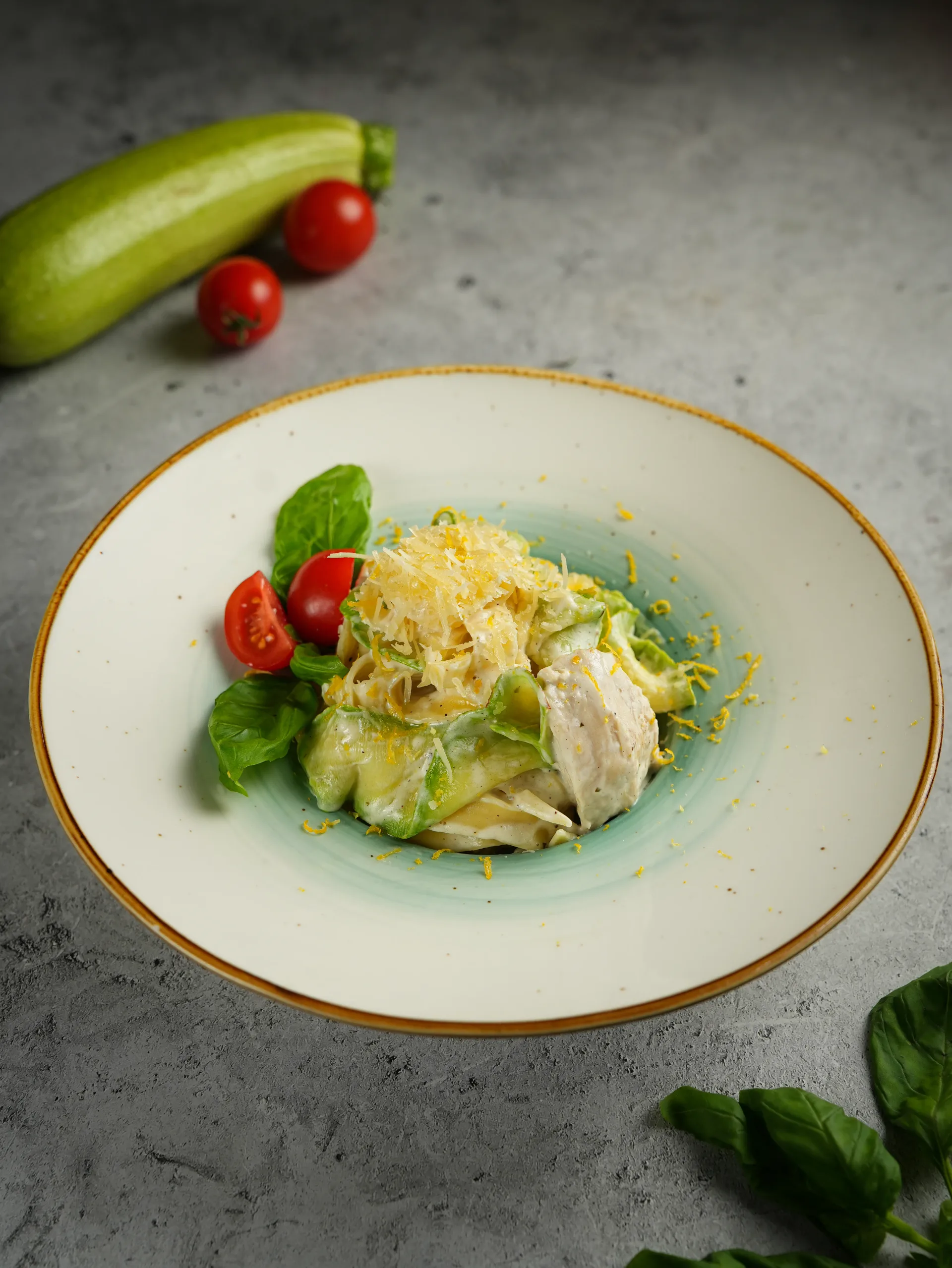 Պաստա Դդմիկով, հավի մսով, սերուցքային սոուսով