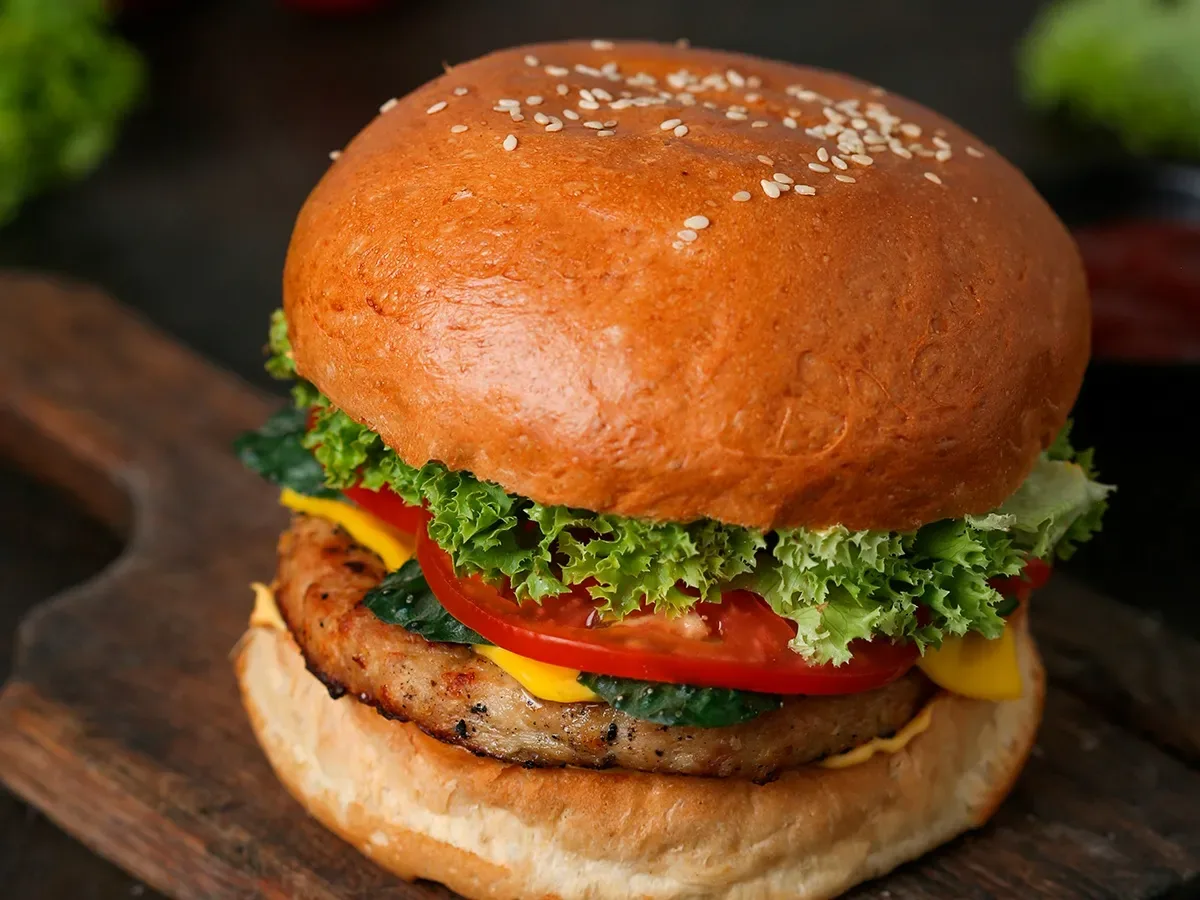 Բուրգեր Չիզբուրգեր հավի մսով